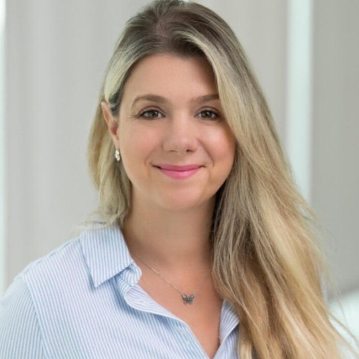 Thais Wozniak - Chief Client Officer Thais Wozniak - Chief Client Officer